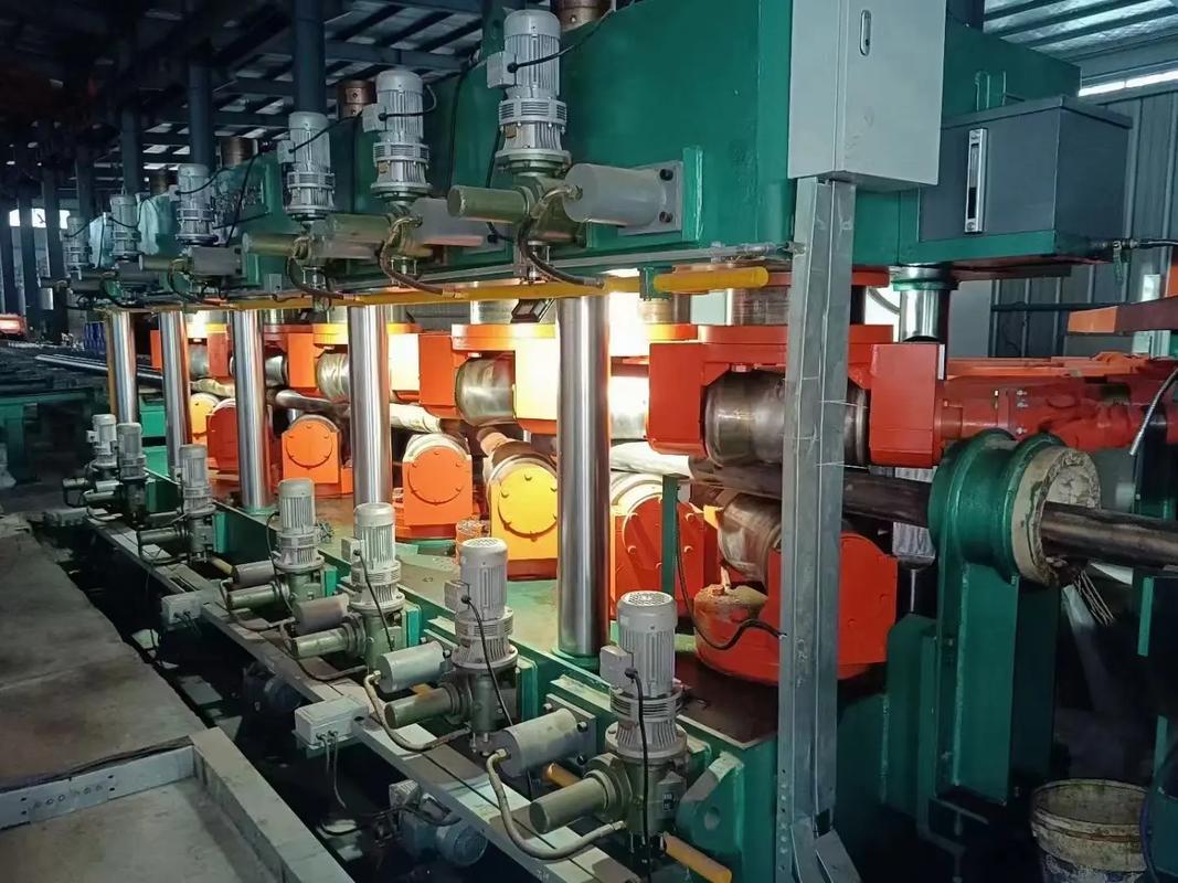 關(guān)于領(lǐng)奔機(jī)械168全自動數(shù)控十三輥管棒矯直機(jī)設(shè)備的安裝服務(wù)